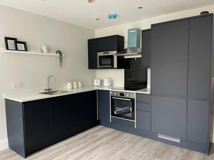 Bright, Vibrant New 1 Bedroom Town Centre Parking Bournemouth Esterno foto