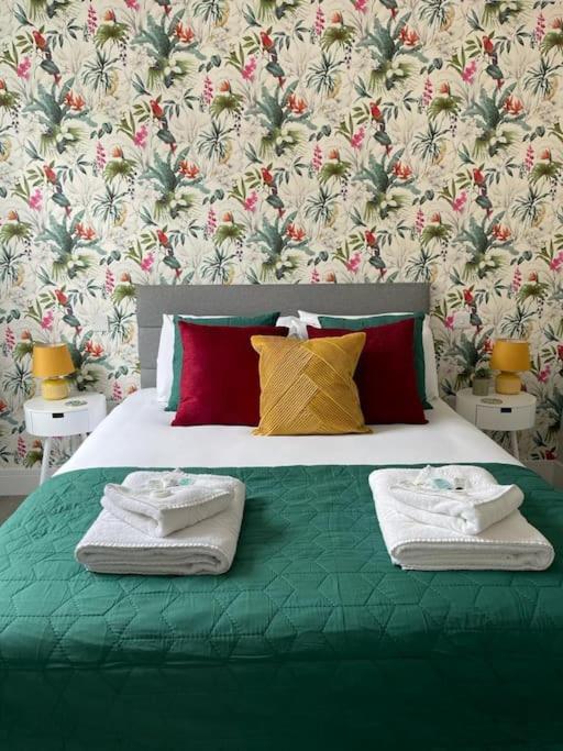 Bright, Vibrant New 1 Bedroom Town Centre Parking Bournemouth Esterno foto