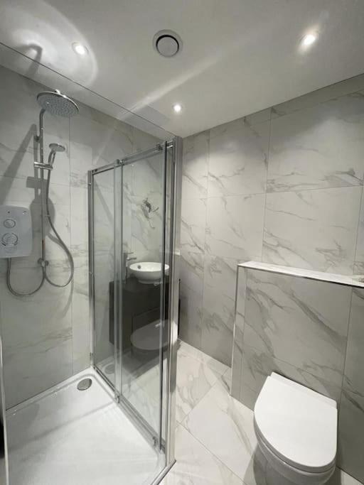 Bright, Vibrant New 1 Bedroom Town Centre Parking Bournemouth Esterno foto